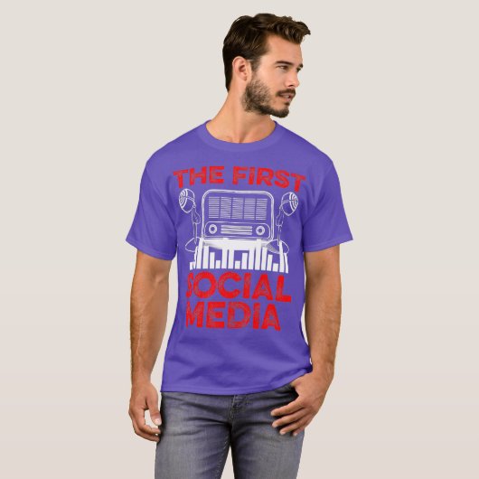 Funny Ham Radio Operator First Social Media Tシャツ (正面フル)