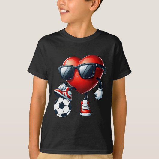 Funny Heart Playing Soccer Valentines Day Mens Boy Tシャツ (正面)