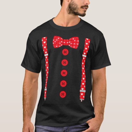 Funny Hearts Bow Tie Suspenders Valentine's Day Co Tシャツ (正面)
