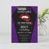Funny Horror Gothic Vampire Purple Birthday Party 招待状 (スタンド正面)