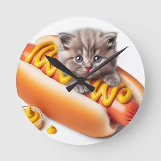 Funny Hot Dog Cat Wall Clock – Cute and Whimsical  ラウンド壁時計 (正面)