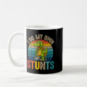Funny I Do My Own Stunts Dinosaur Surgery Injured  コーヒーマグカップ (左)