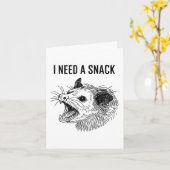 Funny I Need A Snack Meme - Screaming Opossum Poss カード (黄色い花)