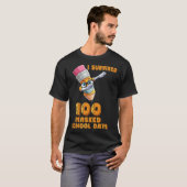 Funny I Survived 100 Masked School Days Cool Dabbi Tシャツ (正面フル)