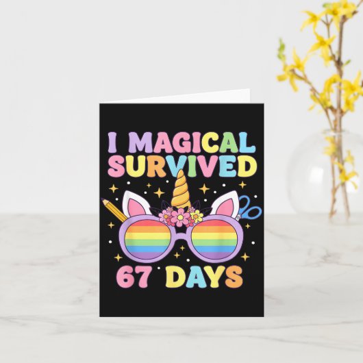 Funny I Survived 67 Days Of School Cat Teachers St カード (黄色い花)