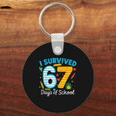Funny I Survived 67 Days Of School Teacher Student キーホルダー (正面)
