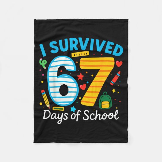 Funny I Survived 67 Days Of School Teacher Student フリースブランケット (正面)