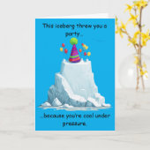 Funny Iceberg Birthday Humor Party Design カード (黄色い花)