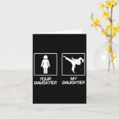 Funny Karate Mom Martial Arts Daughter Black Belt  カード (黄色い花)
