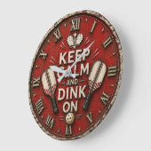 Funny Keep Calm and Dink On | Rustic Pickleball ラージ壁時計 (傾斜)