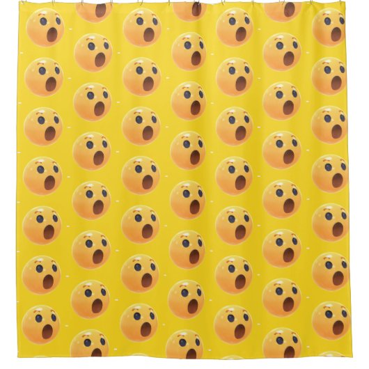 Funny Laughing Emoji Face シャワーカーテン (正面)