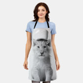 Funny Lion Cub Wearing Toilet Paper Hat Minimalist エプロン (着用した状態)