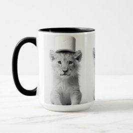 Funny Lion Cub Wearing Toilet Paper Hat Minimalist マグカップ