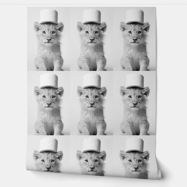 Funny Lion Cub Wearing Toilet Paper Hat Minimalist 壁紙 (ほどく)