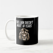 Funny Lion Meme The Lion Doesn't Wait 18 Years Gen コーヒーマグカップ (左)