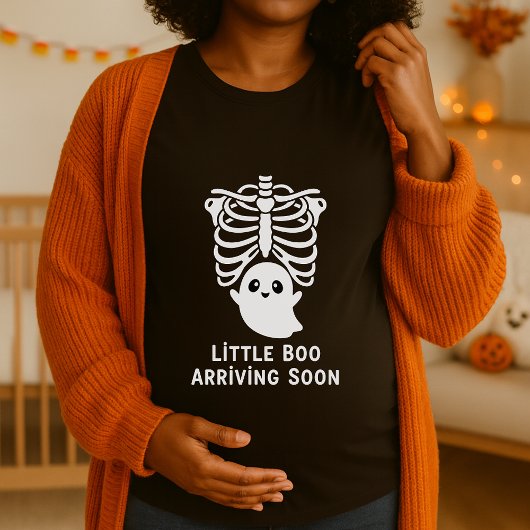 Funny Little Boo Arriving Soon Maternity Halloween Tシャツ