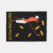 Funny Marcus The Worm Rigatoni Pasta  フリースブランケット (正面(横))