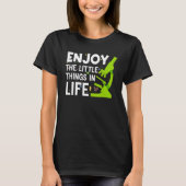 FUNNY MICROSCOPE,MICROBIOLOGISTS BIOLOGY NERD SCIE Tシャツ (正面)