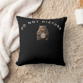 Funny Muscular Cat Off Duty Pillow クッション (ブランケット)