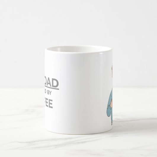 Funny New Dad Coffee Mug – Powered by Coffee –Gift コーヒーマグカップ (中央)