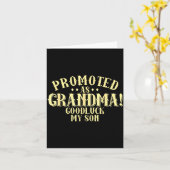 Funny New Grandma Promotion Quote Grandmother Humo カード (黄色い花)