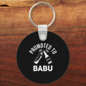 Funny New Grandpa Pregnancy Announcement Promoted キーホルダー (正面)