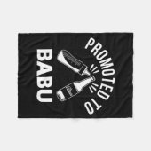 Funny New Grandpa Pregnancy Announcement Promoted  フリースブランケット (正面(横))