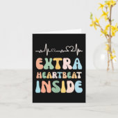 Funny New Mom Extra Heartbeat Inside Pregnancy Ann カード (黄色い花)