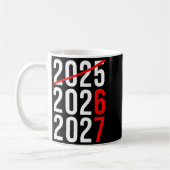 Funny New Year 67 Meme Hello 2026 Goodbye 2025 Wai コーヒーマグカップ (左)