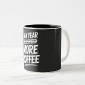 Funny New Year More Coffee Sarcastic Resolution ツートーンマグカップ (正面右)