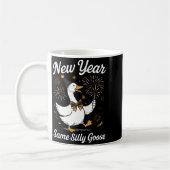 Funny New Year Same Silly Goose Happy New Year 202 コーヒーマグカップ (左)