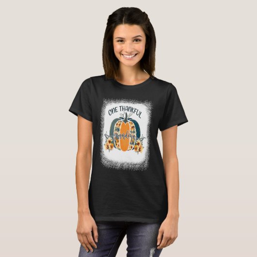 Funny One Thankful Grandma Flower Pumpkin Fall Aut Tシャツ (正面フル)