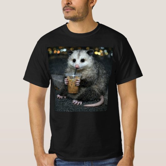 Funny opossum Drinking Iced Coffee Cute Animal Tシャツ (正面)