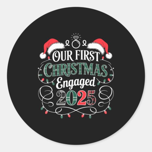 Funny Our First Christmas Engaged 2025 Couples Paj ラウンドシール (正面)