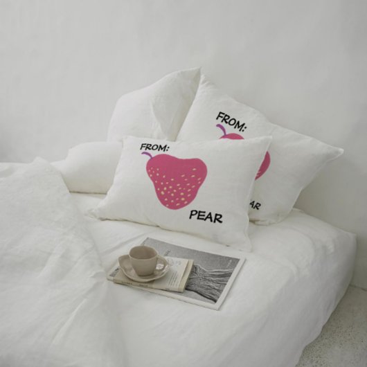 Funny Pear Pun – “From: Pear” Pop Art Fruit Canva アクセントクッション