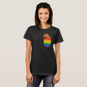 Funny Pocket dinosaur LGBT Animal Rainbow Flag Gay Tシャツ (正面フル)