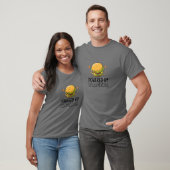 Funny Powered By Burgers Cheeseburger Hamburger Lo Tシャツ (ユニセックス)