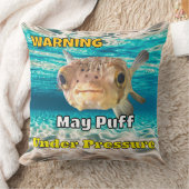 Funny Puffer Fish Warning: May Puff Under Pressure クッション (ブランケット)