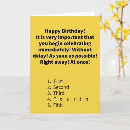 Funny Pun Fourthwidth Happy Birthday カード (黄色い花)