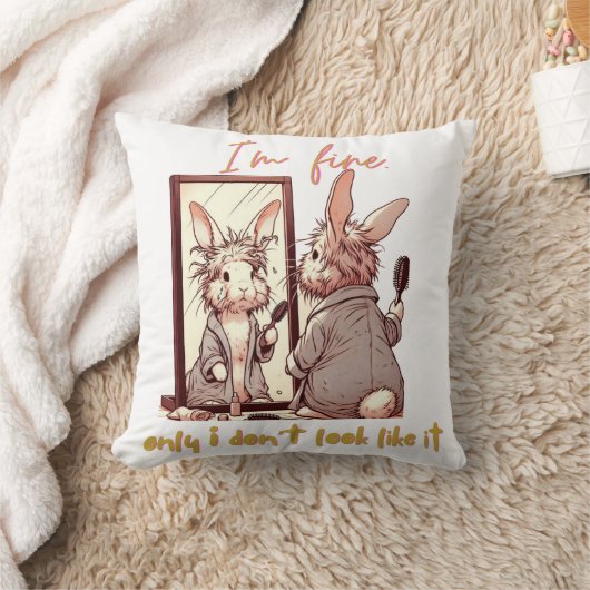 Funny rabbit in front of the mirror – Funny design クッション (ブランケット)