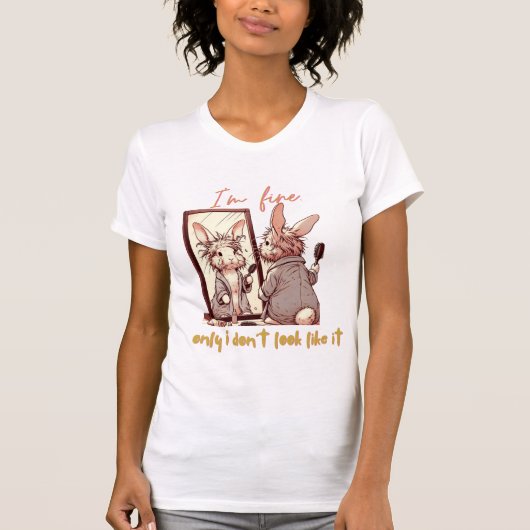 Funny rabbit in front of the mirror – Funny design Tシャツ (正面)