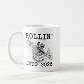 Funny Raccoon 2026 Snarky New Year, Rollin' 2025 I コーヒーマグカップ (左)