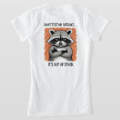 Funny Raccoon Baseball Fan – I Live Here Now Stadi Tシャツ (レイダウン裏面)
