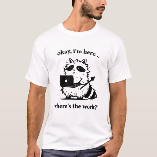 Funny Raccoon Developer T-Shirt - Remote Work & Of Tシャツ (正面)