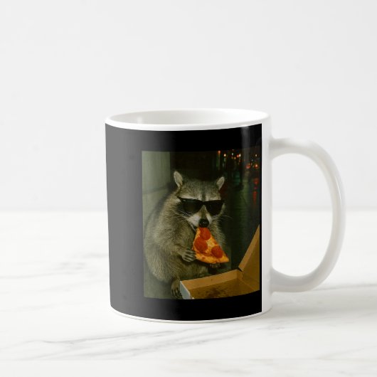 Funny Raccoon Eating Zza Animal Meme  コーヒーマグカップ (右)