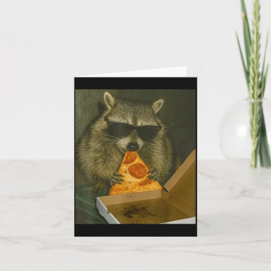Funny Raccoon Eating Zza Animal Meme Raccoon  カード (正面)