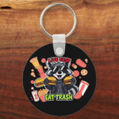 Funny Raccoon ‘Live Fast Eat Trash’ キーホルダー (正面)
