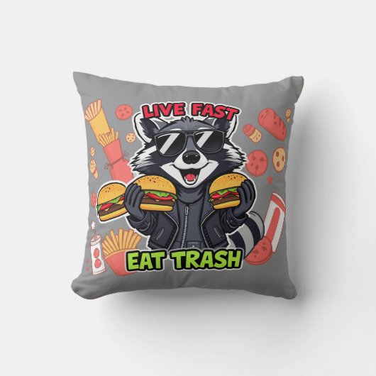 Funny Raccoon ‘Live Fast Eat Trash’ クッション (正面)