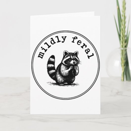 Funny Raccoon Mildly Feral Introvert Humor Animal カード (正面)