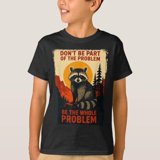 Funny Raccoon Nature Wildlife Outdoor Graphic Sarc Tシャツ (正面)